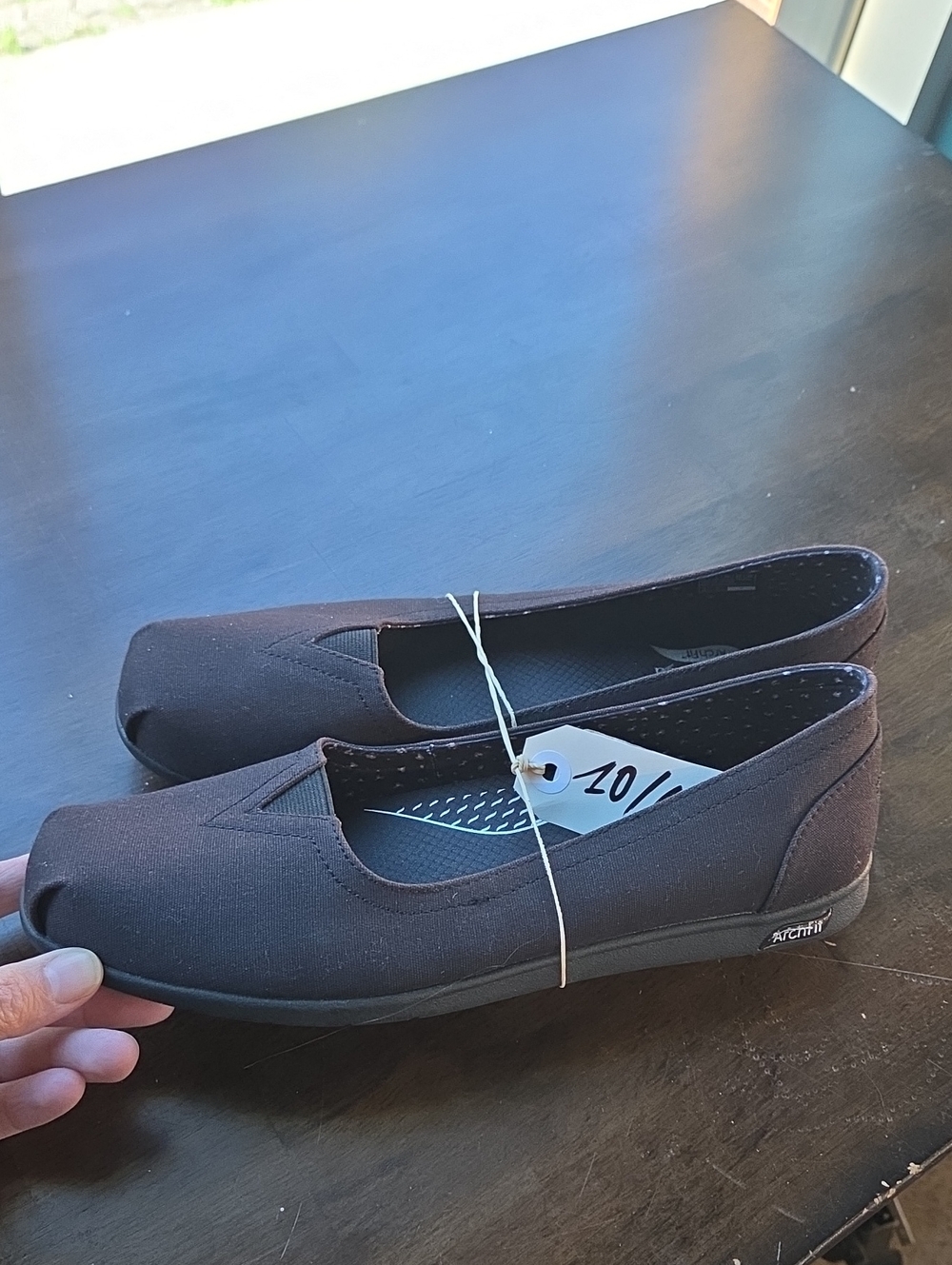 Skechers Bobs Size 10 Black Slip-On Women's Arch Fit Flats NEW